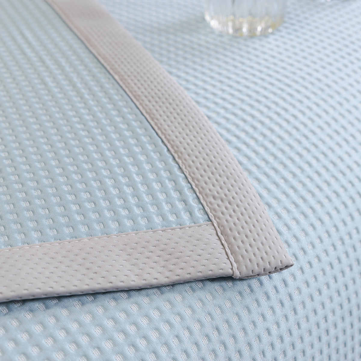 Non-Slip Cooling Breathable Couch Protector Towel, Lightweight Slipcover for Sofas