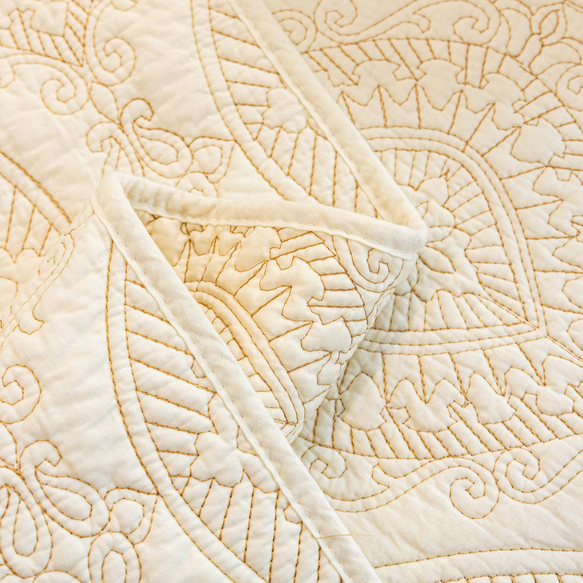 Baroque Sofa Cover – Quilted Cotton, Non-Slip, Washable with Ornate Embroidery