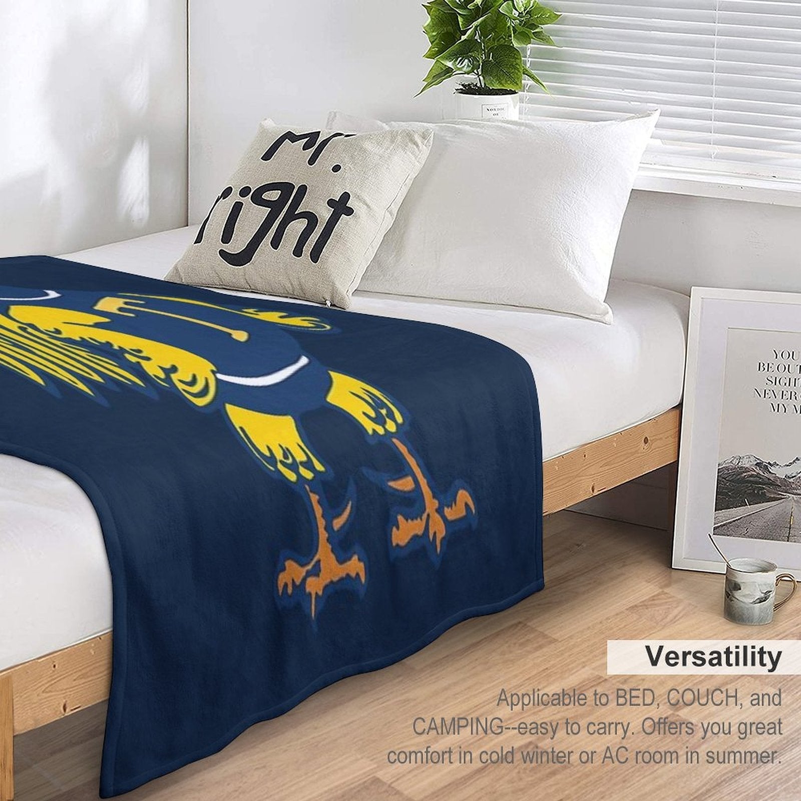 Trinity College (CT) Trinity Bantams Sustainable Throw Blanket