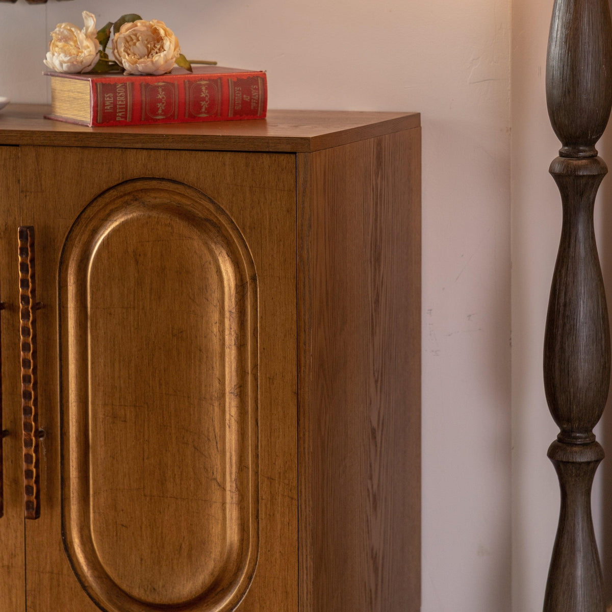 Antique Gold Sideboard Buffet Cabinet with Arched Doors