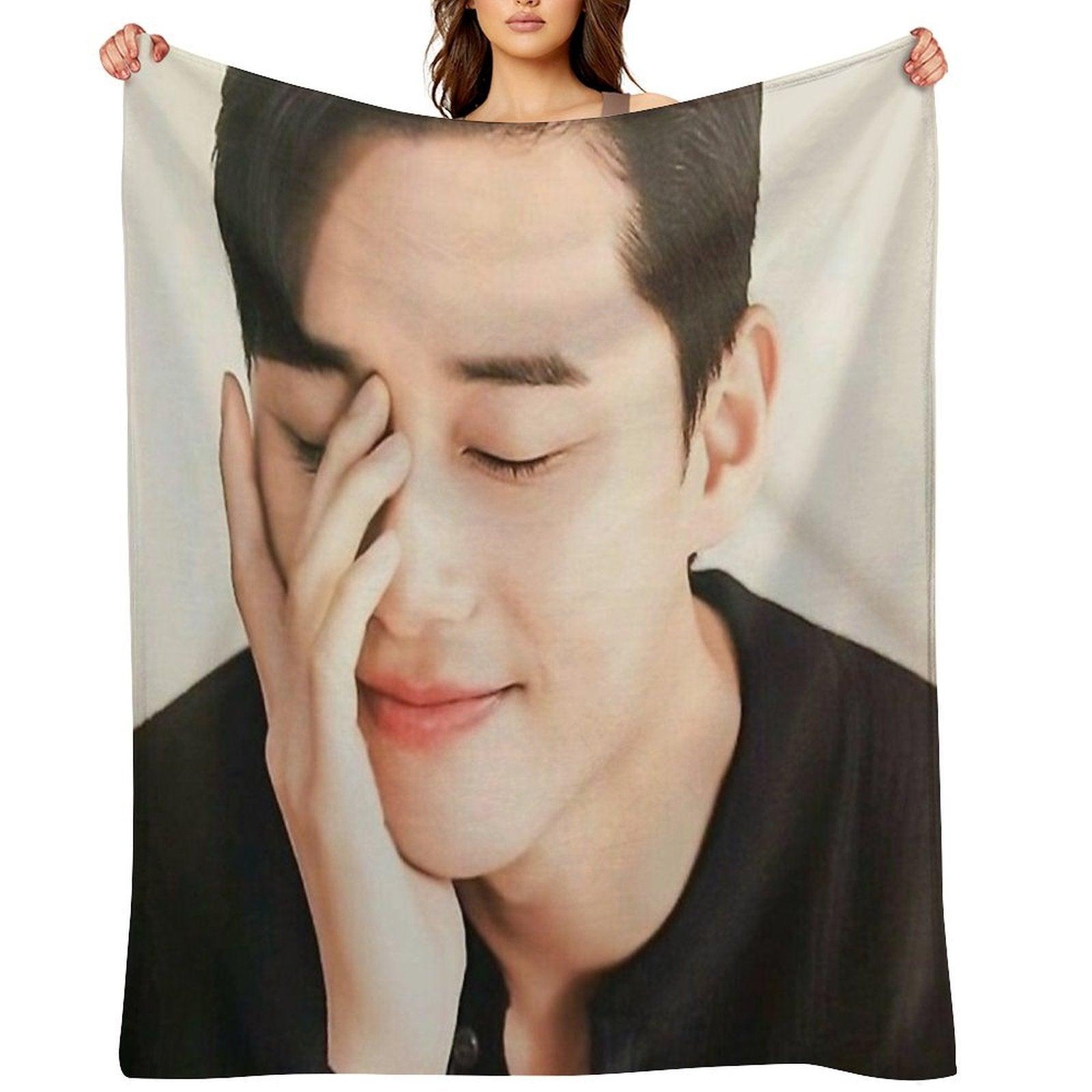Actor Park Seo-joon Throw Blanket