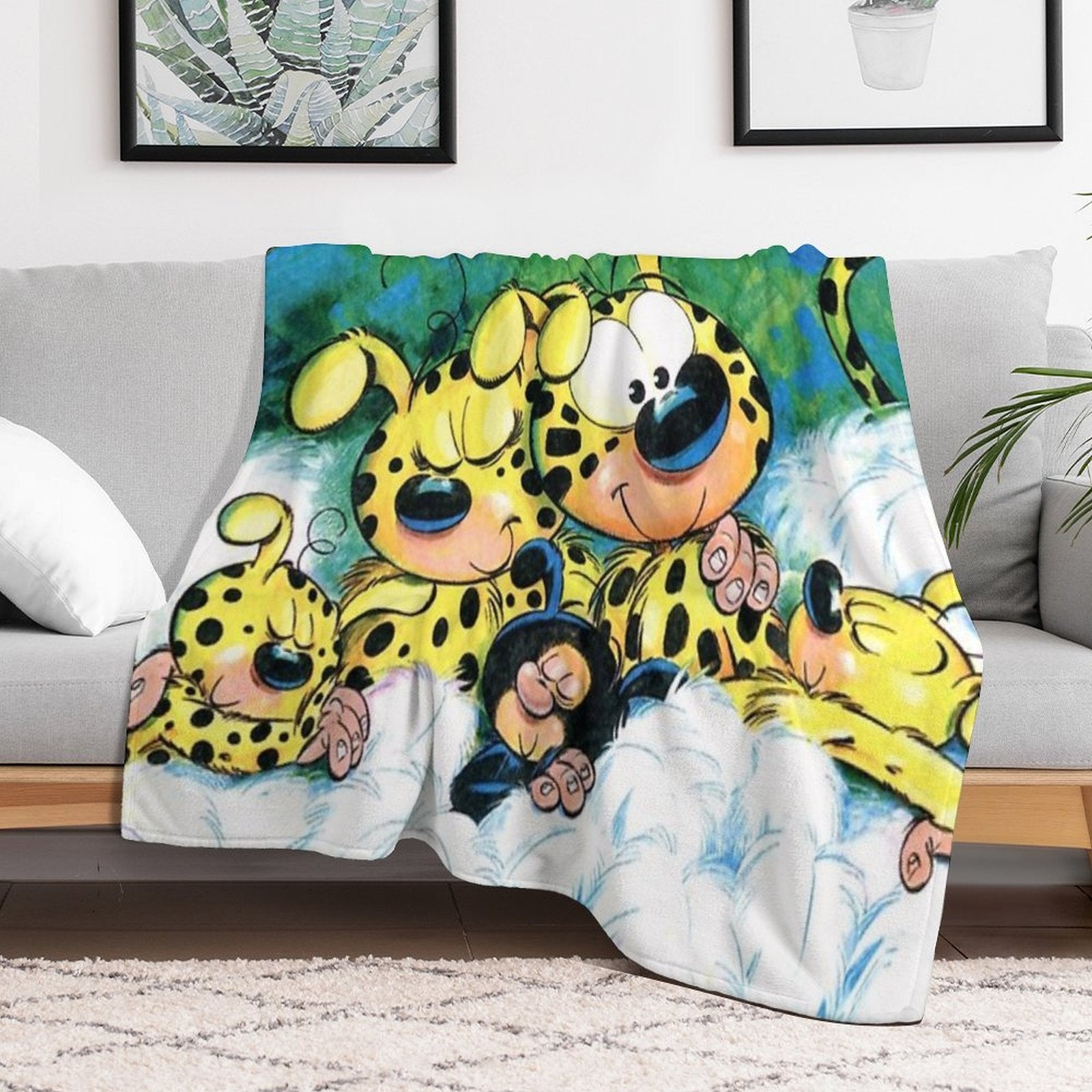 Marsupilami with Family Sleeping Easy Care Throw Blanket
