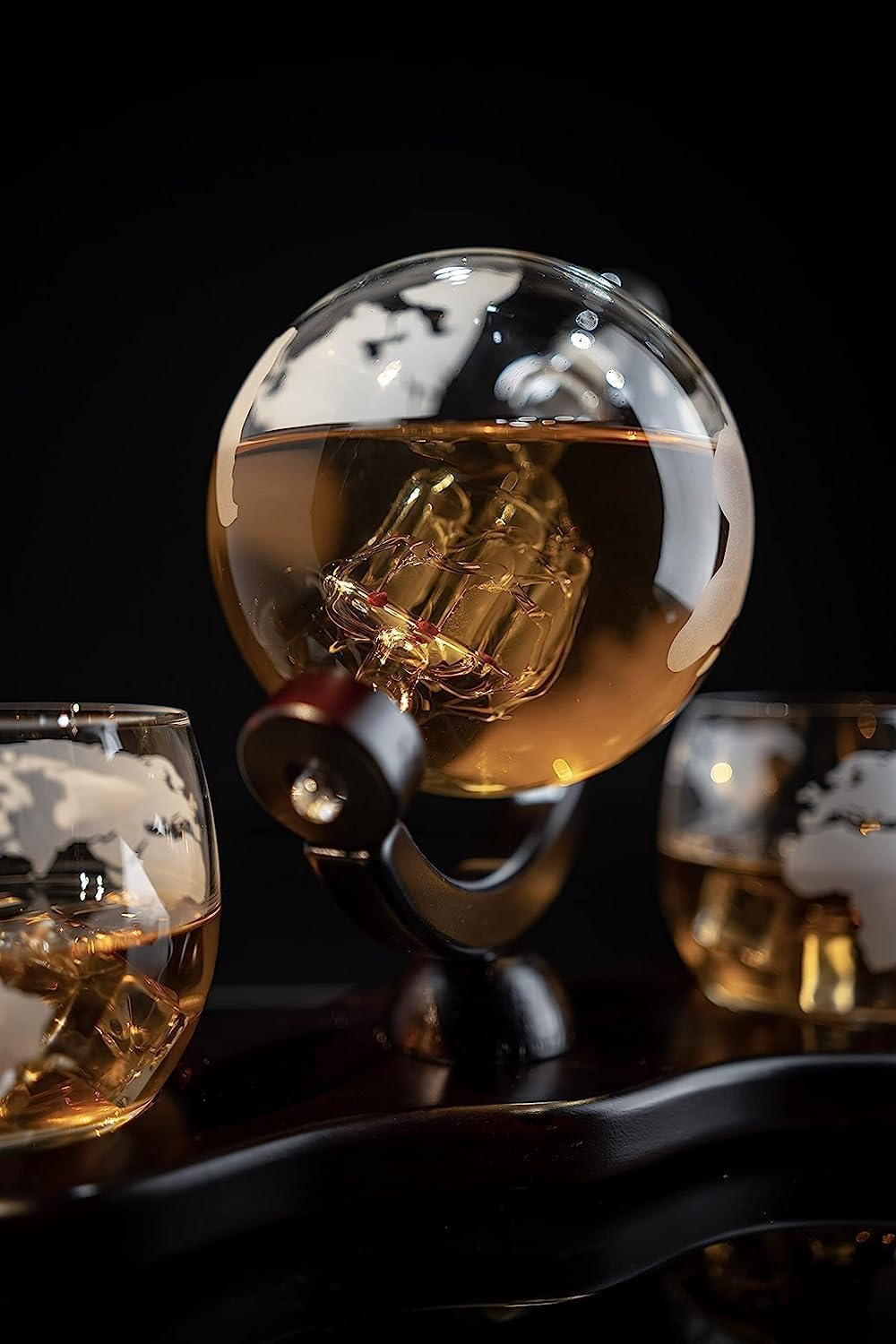 Whiskey Decanter Globe Set with 2 Etched Whiskey Glasses - for Liquor Scotch Bourbon Vodka, Gifts For Men - 850ml