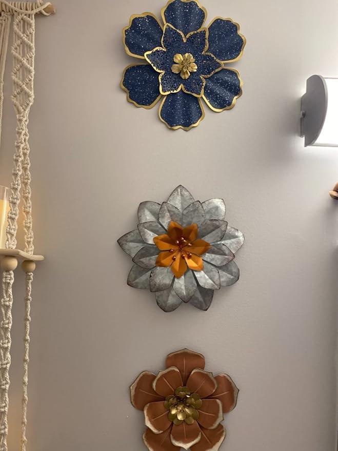 EASICUTI Blue Metal Flower Wall Decor Boho Metal Wall Art Decorations Hanging for Indoor Outdoor Home Bathroom Patio Fence Garden Bedroom Living Room Or Wall Sculptures 12 Inch