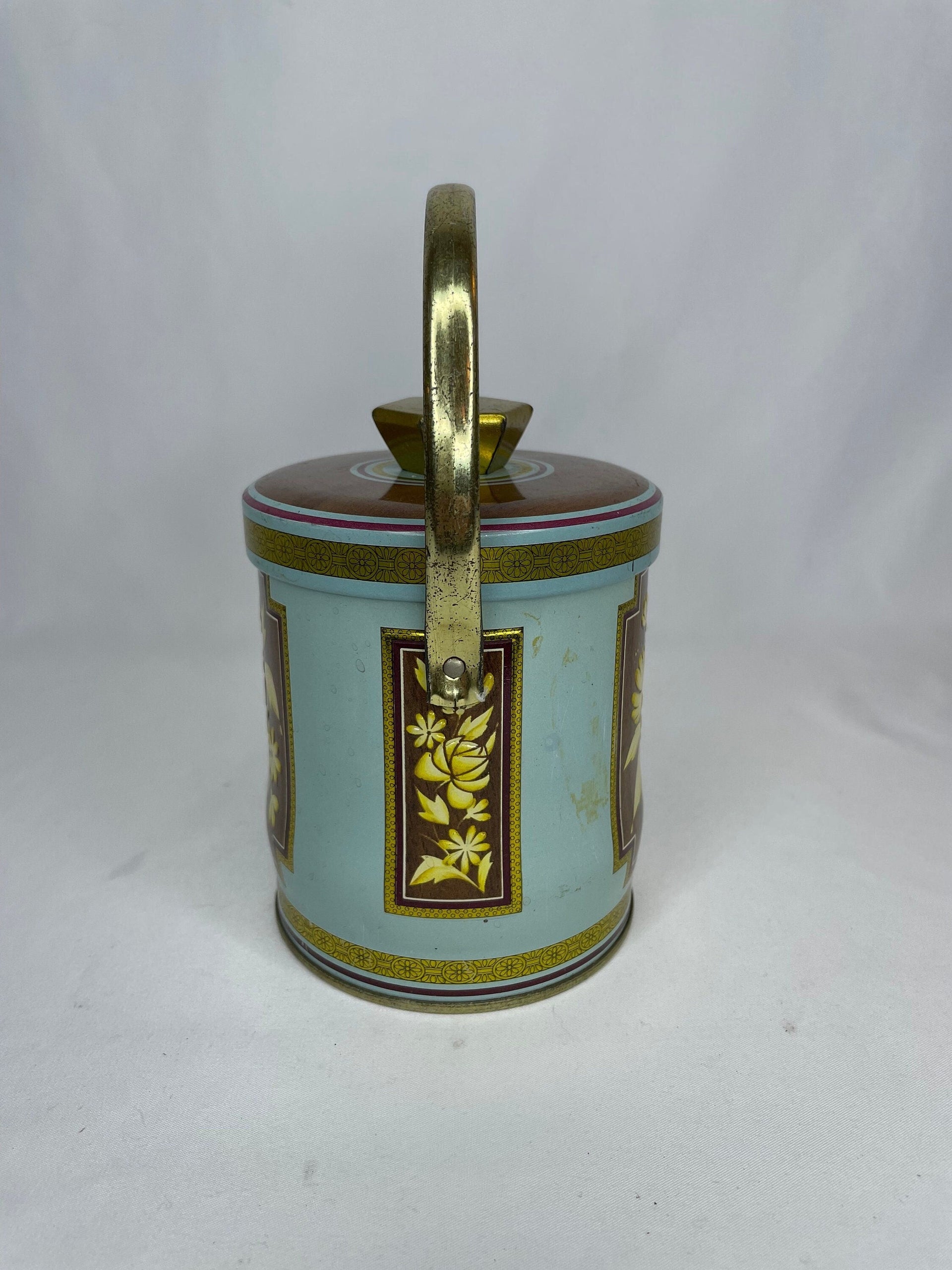 Charming Collectible Murray Allen Confections Tin Made in England