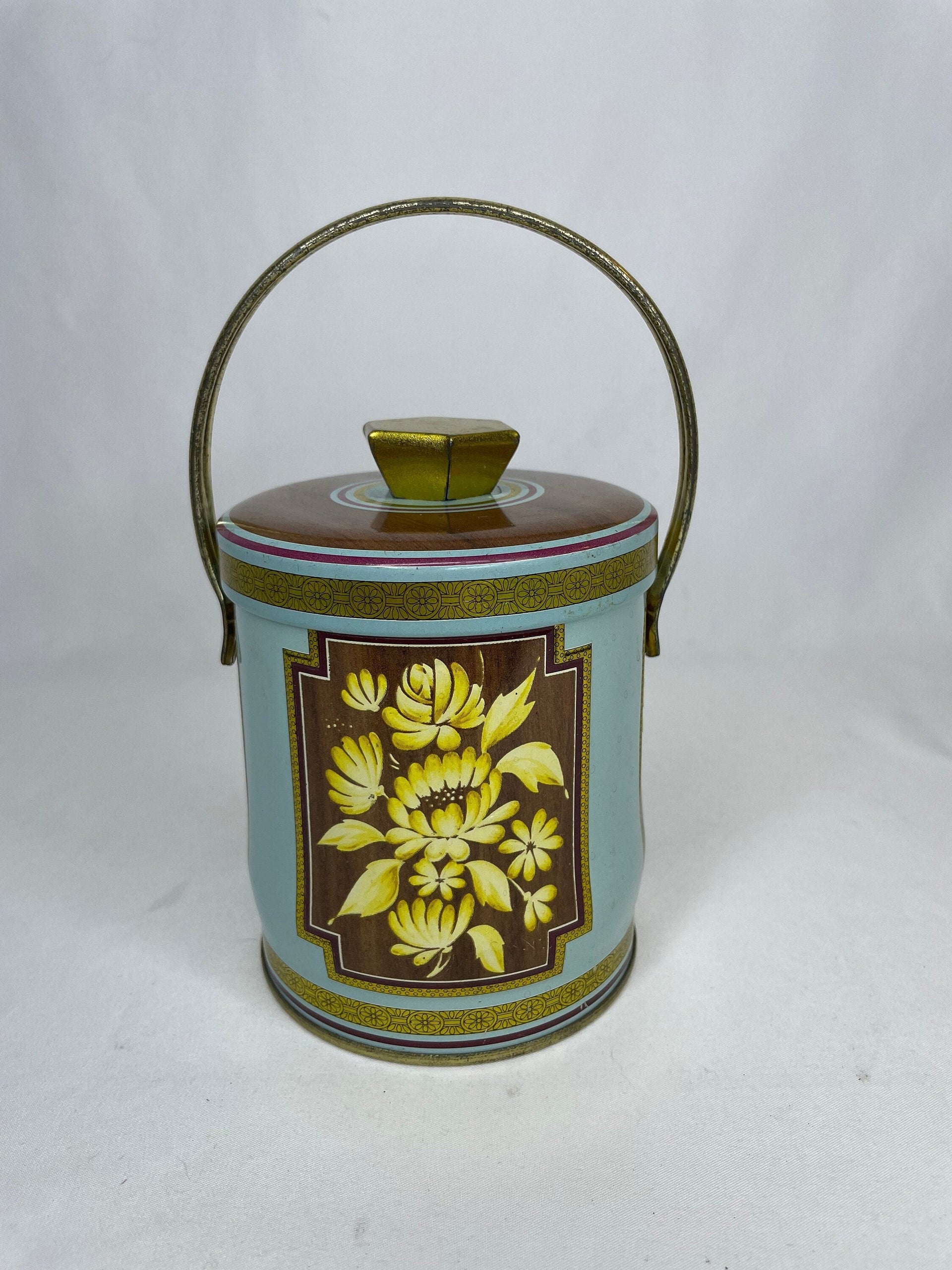 Charming Collectible Murray Allen Confections Tin Made in England