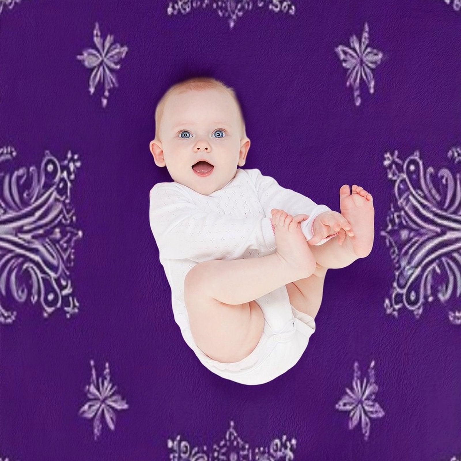 RogerPattern - Pale Purple Elegance White Detail Bandana Throw Blanket