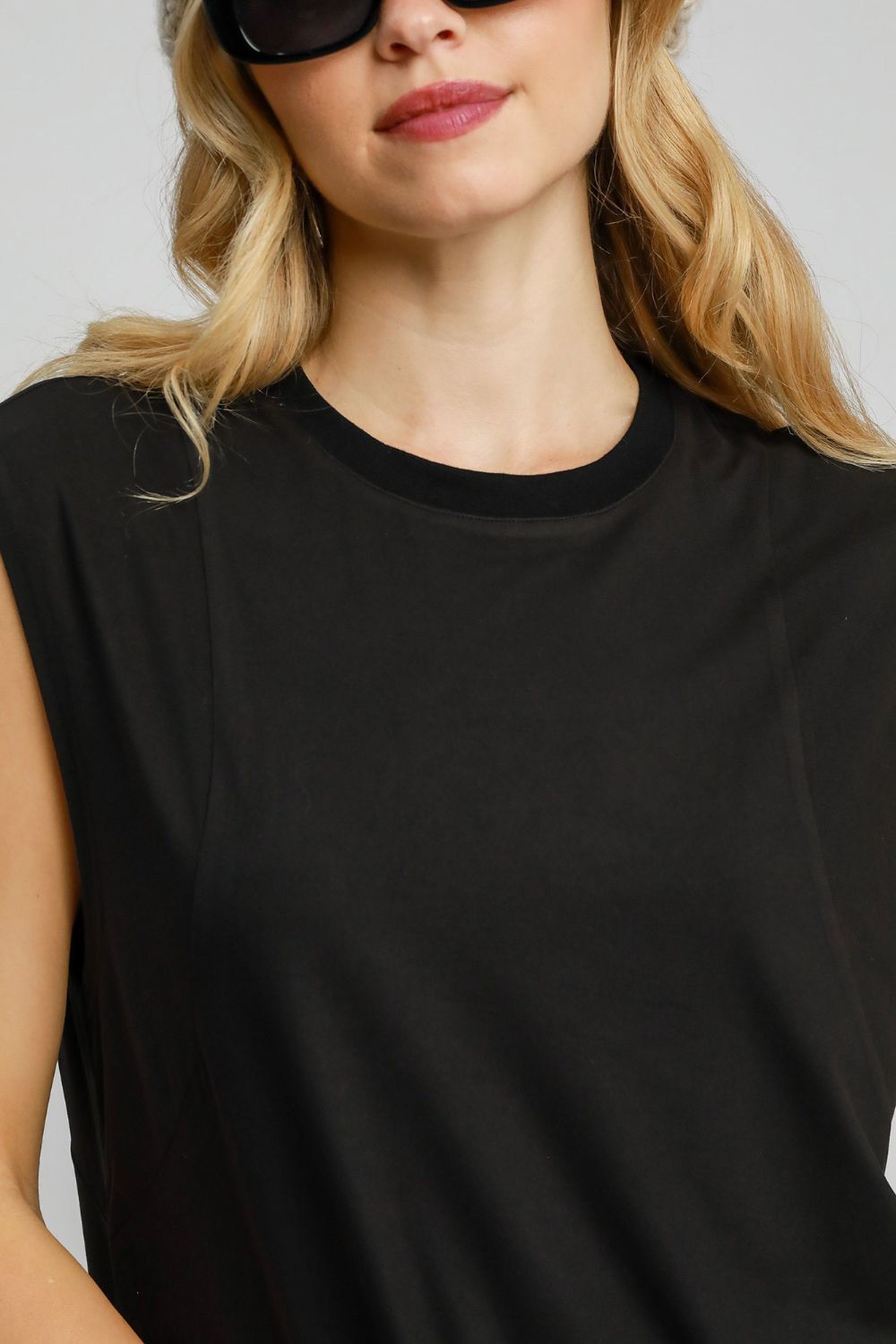 Round Neck Sleeveless High-Low Curved Hemline Mini Dress – Trendy High-Low Dress, Sleeveless Mini Dress, Curved Hemline Dress, Flattering Round Neck Dress, Chic High-Low Dress