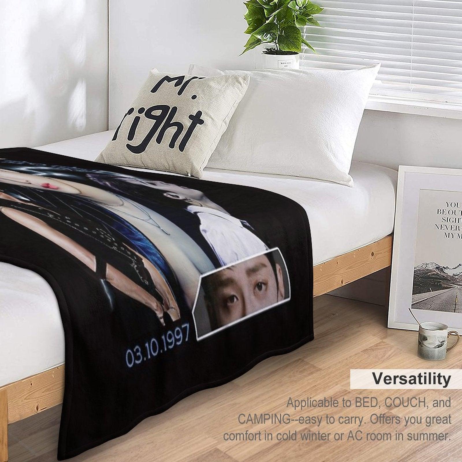 Bang Chan Shirt Vintage 90 Retro T Shirt Tee Throw Blanket
