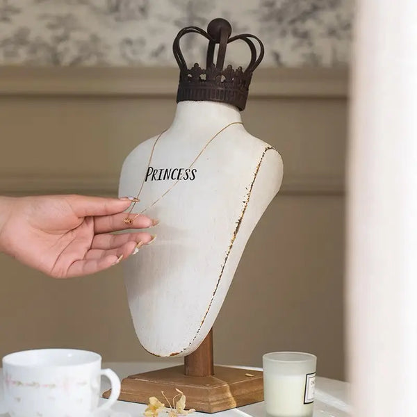 RESIN NECK FORM WITH METAL CROWN