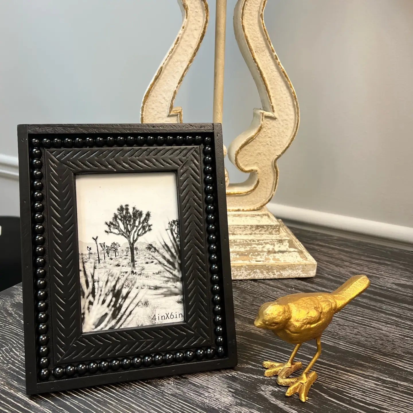 CLASSIC WOOD PHOTO FRAME IN BLACK