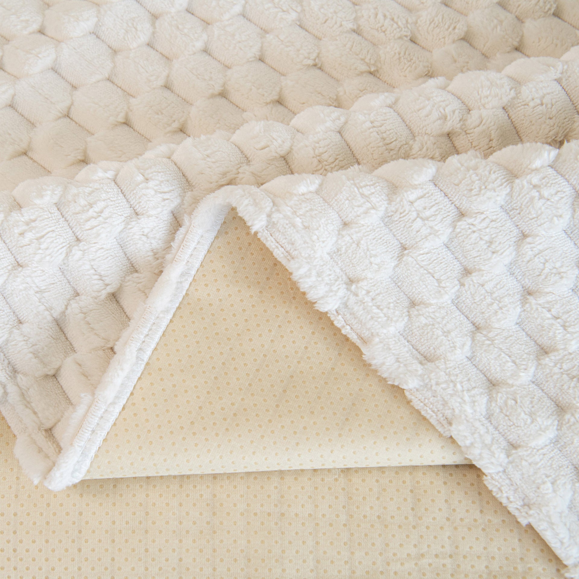 Thick Plush Non-Slip Sofa Throw Cover, Warm Soft Faux Fur Couch Protector for Winter