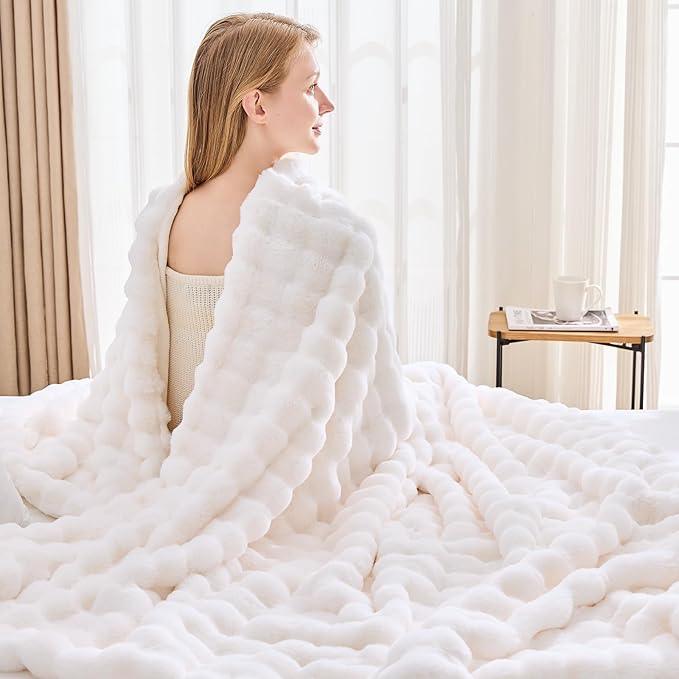 NEWCOSPLAY Faux Fur Throw Blanket Ivory Bubble Blanket Thick Warm Soft for Couch Sofa Bed 550GSM (Ivory, Throw(50