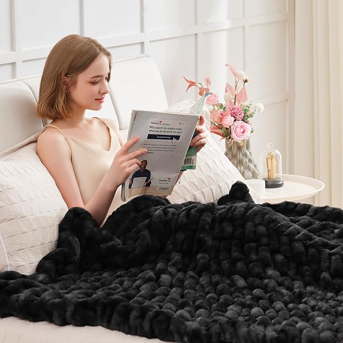 Ultra Soft Luxury Faux Fur Throw Blanket for Counch,Fuzzy Fluffy Plush Warm Cozy Elegant Wrinkled Blanket for Sofa Bedroom Living Room,（50