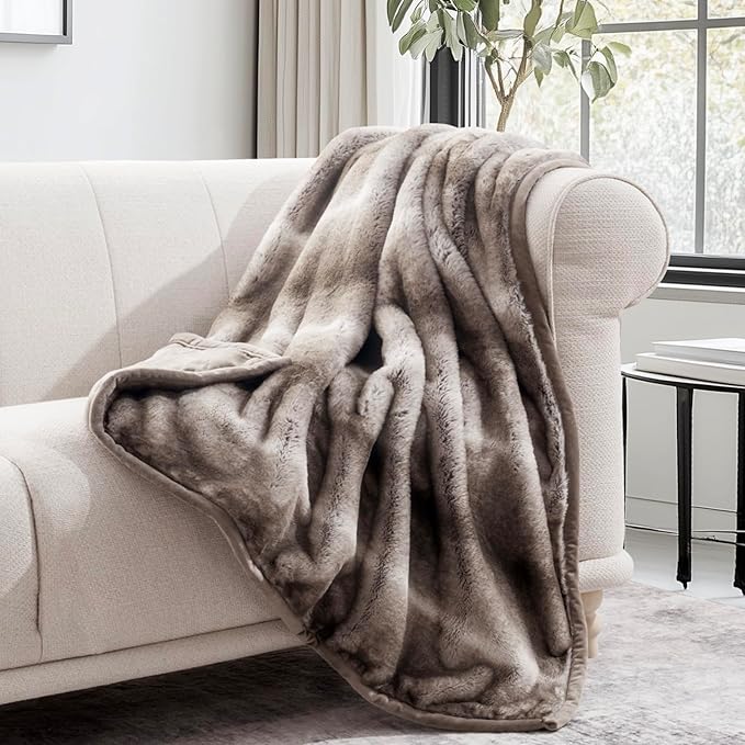 Ultra Soft Luxury Fluffy Mink Faux Fur Throw Blanket, Thick Warm Fall Winter Blankets for Bed, Couch, Cozy Plush Reversible Blanket for Chair, Sofa (Ombré Hazel Brown, 60