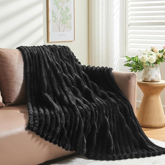 NEWCOSPLAY Super Soft Throw Blanket Black Premium Silky Flannel Fleece 3D Ribbed Jacquard Lightweight Bed Blanket All Season Use (Black Ribbed, Throw(50