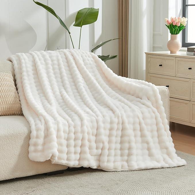 NEWCOSPLAY Faux Fur Twin Blanket Ivory Bubble Blanket Thick Warm Soft for Couch Sofa Bed 550GSM (Ivory, Twin(60