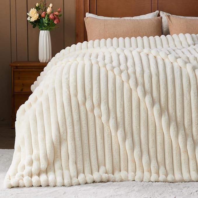 NEWCOSPLAY Faux Fur Twin Blanket Ivory 3D Ribbed Plush Thick Warm Blanket for Couch Sofa Bed 850GSM (Ivory Ribbed, Twin(60
