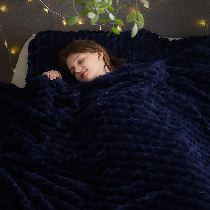 NEWCOSPLAY Super Soft King Blanket Dark Navy Premium Silky Flannel Fleece 3D Clouds Stylish Jacquard Lightweight Bed Blanket All Season Use 350GSM (Dark Navy, King(90