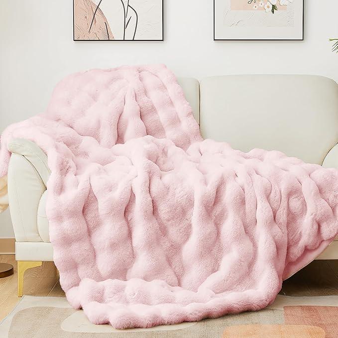 Latepis Faux Fur Twin Blanket Plush Light Pink 60x80 Inch Cute Fluffy Warm Bubble Blankets for Couch Bedroom Soft Blankets for All Seasons Cozy Blanket for Woman Gift, 860gsm