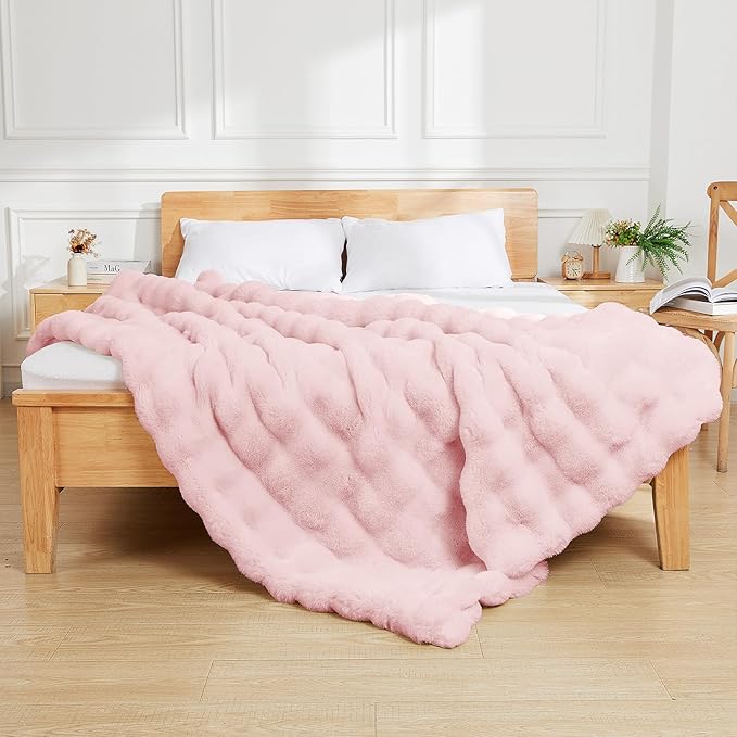 Latepis Faux Fur Twin Blanket Plush Light Pink 60x80 Inch Cute Fluffy Warm Bubble Blankets for Couch Bedroom Soft Blankets for All Seasons Cozy Blanket for Woman Gift, 860gsm