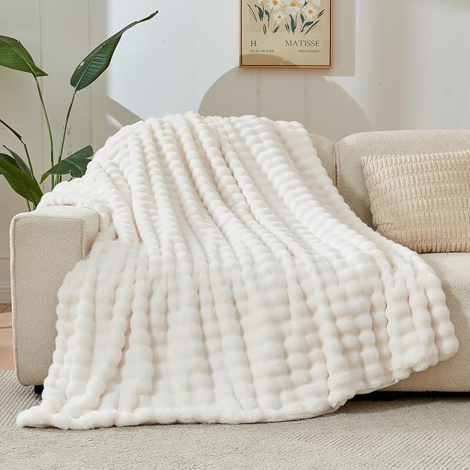 NEWCOSPLAY Faux Fur Throw Blanket Ivory Bubble Blanket Thick Warm Soft for Couch Sofa Bed 550GSM (Ivory, Throw(50