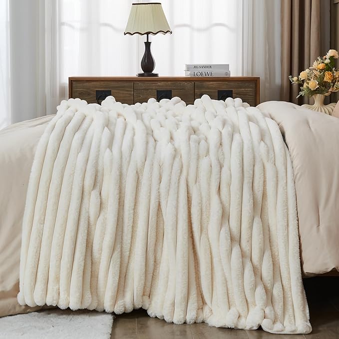 NEWCOSPLAY Faux Fur Twin Blanket Ivory 3D Ribbed Plush Thick Warm Blanket for Couch Sofa Bed 850GSM (Ivory Ribbed, Twin(60