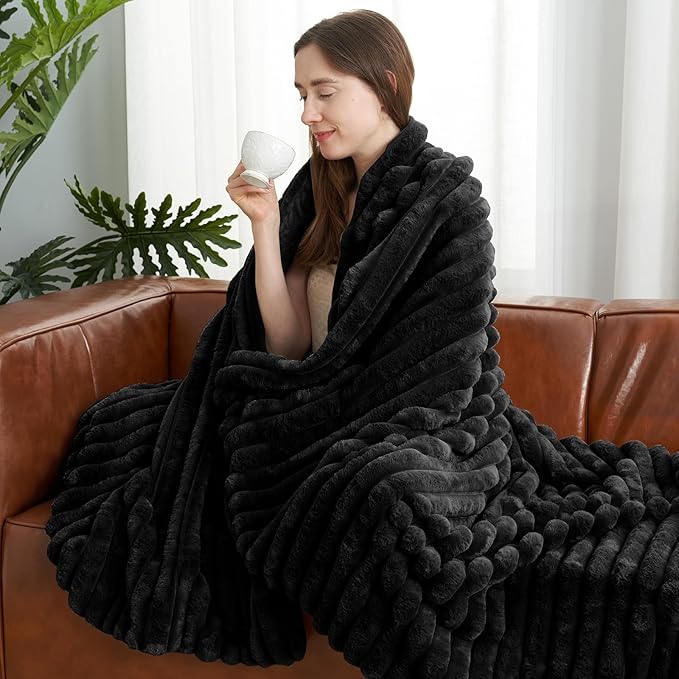 Amélie Home Faux Fur Throw Blanket for Couch, Cozy Fuzzy Fluffy Fur Luxurious Soft Striped Plush Gift Blankets for Family Sofa Chair Bed Living Room Bedroom, 55