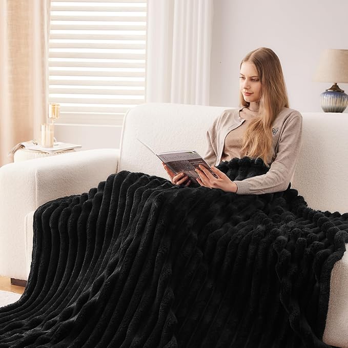 NEWCOSPLAY Super Soft Throw Blanket Black Premium Silky Flannel Fleece 3D Ribbed Jacquard Lightweight Bed Blanket All Season Use (Black Ribbed, Throw(50