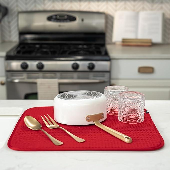 S&T INC. Dish Drying Mat, 16” x 18”, Absorbent Microfiber Kitchen Counter Mat, Dish Drying Pad for Dishes, Utensils, Pots and Pans, Large, Red