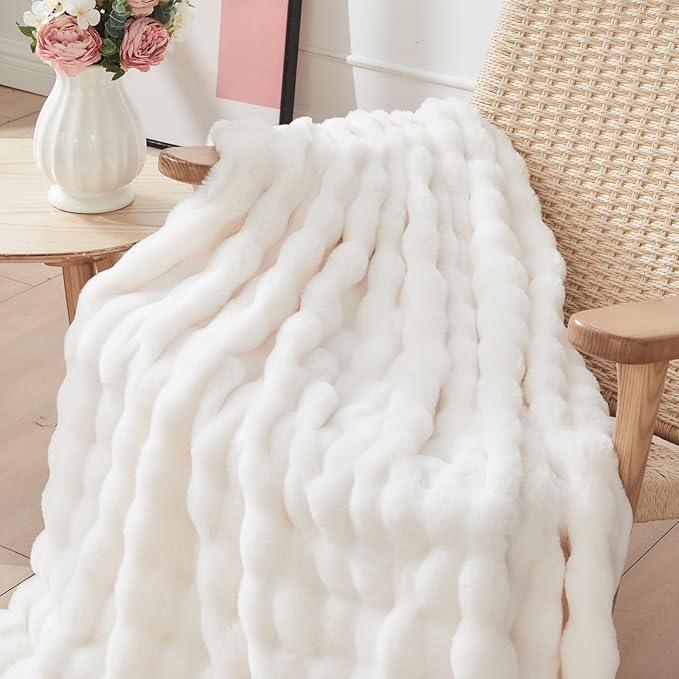 NEWCOSPLAY Faux Fur Throw Blanket Ivory Bubble Blanket Thick Warm Soft for Couch Sofa Bed 550GSM (Ivory, Throw(50