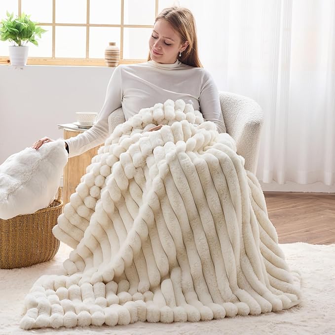NEWCOSPLAY Faux Fur Twin Blanket Ivory 3D Ribbed Plush Thick Warm Blanket for Couch Sofa Bed 850GSM (Ivory Ribbed, Twin(60