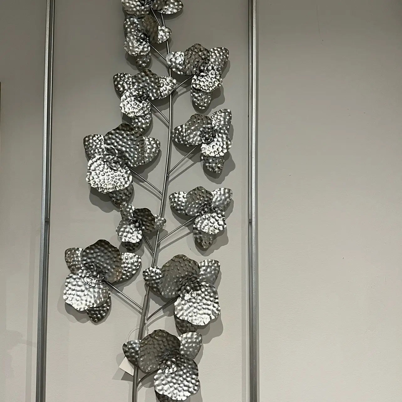 METAL FLOWER WALL DECOR