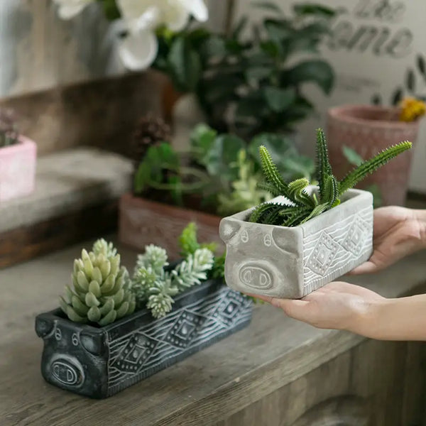 CEMENT PIG PLANTER