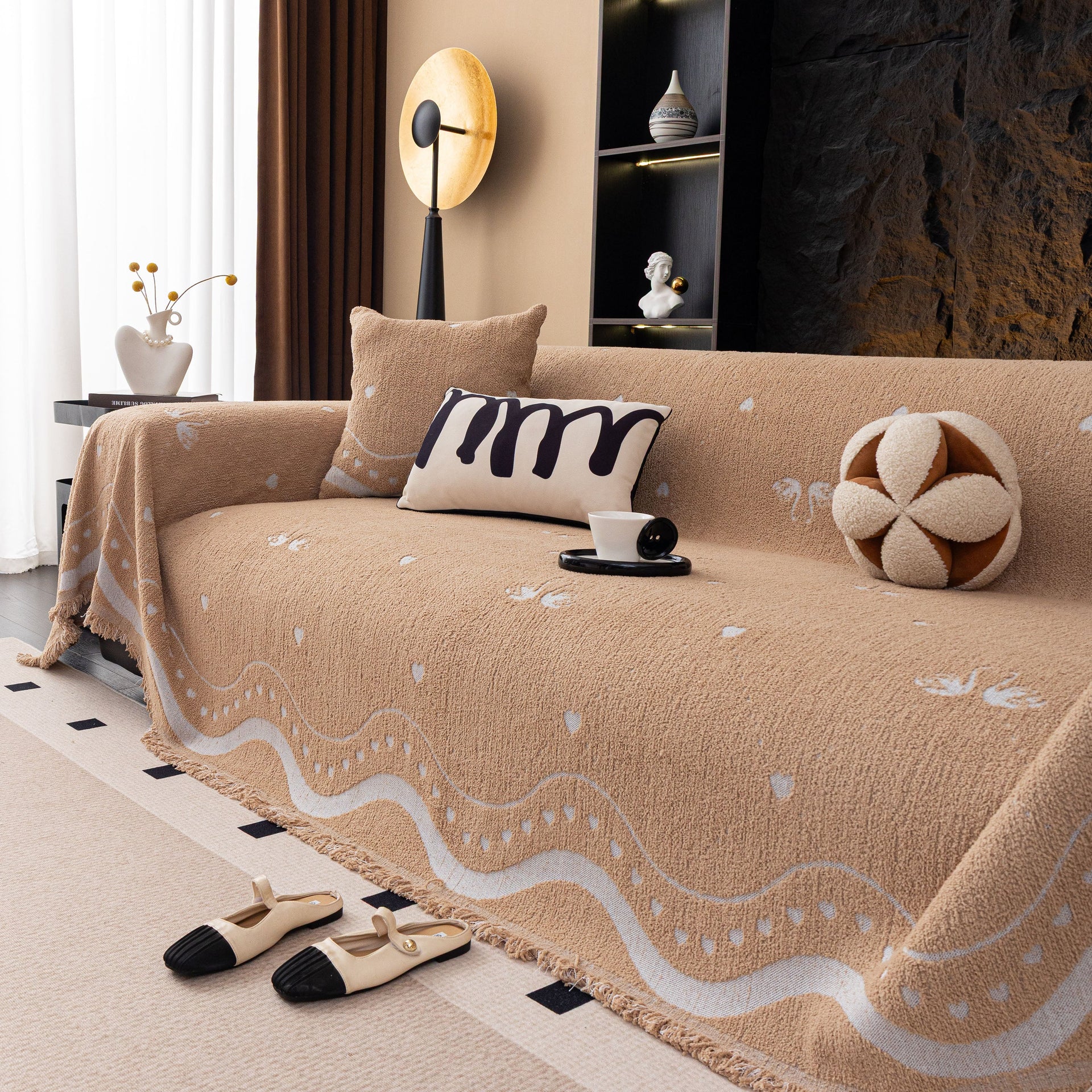 Luxurious Jacquard Couch Cover, Snag-Resistant Pet Friendly Couch Throw with Fringe