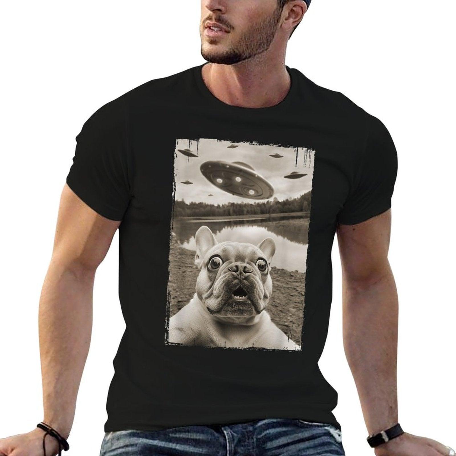 French Bulldog And UFO - Funny UFO And French Bulldog Selfie T-Shirt