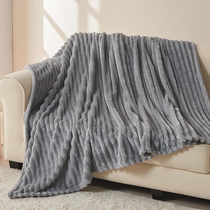 NEWCOSPLAY Super Soft Twin Blanket Light Grey Premium Silky Flannel Fleece 3D Ribbed Jacquard Lightweight Bed Blanket All Season Use (Light Grey Ribbed, Twin(60