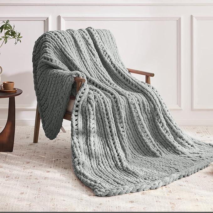 Chunky Knit Throw Blanket, 40''*50'' Knitted Throw Chenille Yarn for Bed Couch, Handmade Light Grey Crochet Big Thick Blanket, Machine Washable Cute Comfy Blanket for Home Decor