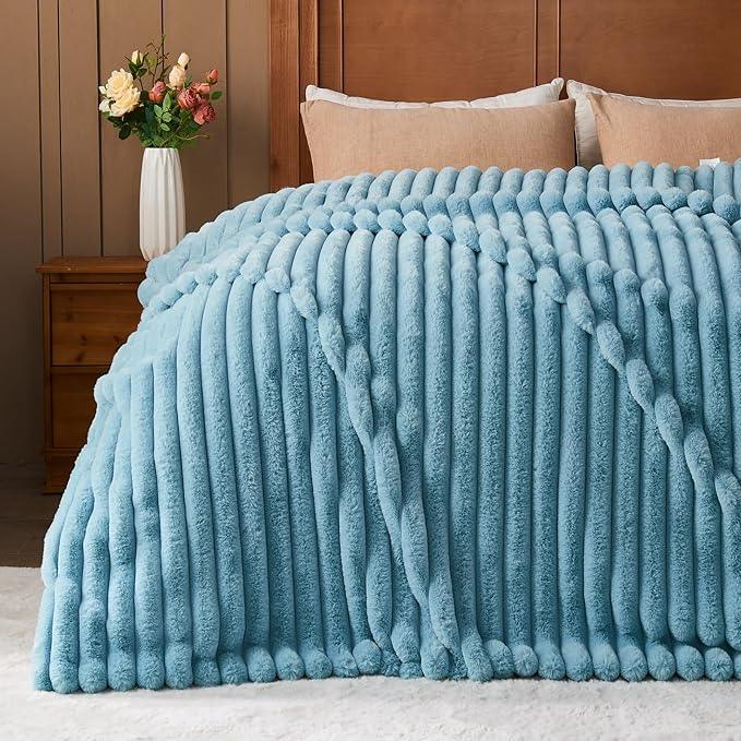 NEWCOSPLAY Faux Fur Throw Blanket Blue 3D Ribbed Plush Thick Warm Blanket for Couch Sofa Bed 850GSM (Blue Ribbed, Throw(50