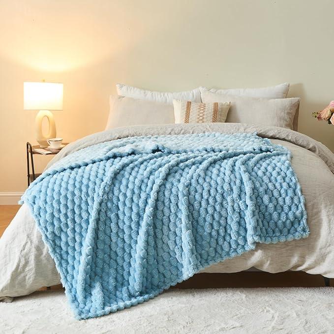 NEWCOSPLAY Super Soft Twin Blanket Blue Premium Silky Flannel Fleece 3D Clouds Stylish Jacquard Lightweight Bed Blanket All Season Use 350GSM (Blue, Twin(60