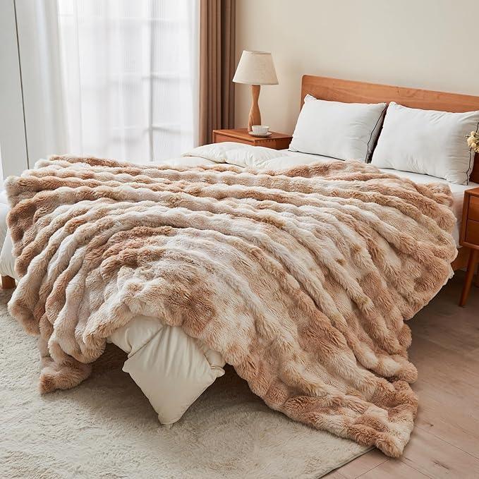 RYNGHIPY Faux Rabbit Fur Bed Throws Fluffy Warm Throw Blanket for Sofa Couch Soft Plush Decorative Blanket Thick and Heavy Cute Bubble Furry Blanket (Light Tan, 51''x63'')