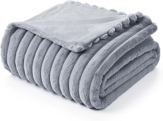 Amélie Home Faux Fur Throw Blanket for Couch, Cozy Fuzzy Fluffy Fur Luxurious Soft Striped Plush Gift Blankets for Family Sofa Chair Bed Living Room Bedroom, 60