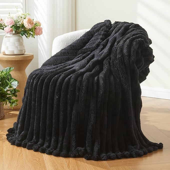 NEWCOSPLAY Super Soft Throw Blanket Black Premium Silky Flannel Fleece 3D Ribbed Jacquard Lightweight Bed Blanket All Season Use (Black Ribbed, Throw(50