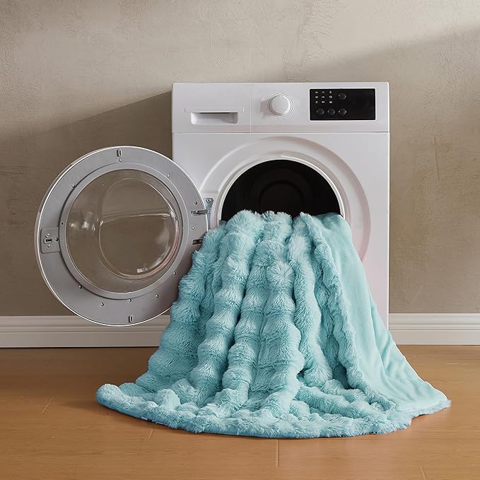 JELLYMONI Faux Fur Throw Blanket, Blue Cozy Plush Bubble Bed Blanket, Thick and Warm, Twin (60