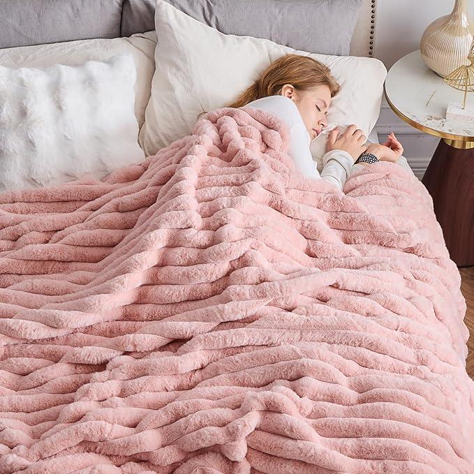 NEWCOSPLAY Faux Fur Throw Blanket Pink 3D Ribbed Plush Thick Warm Blanket for Couch Sofa Bed 850GSM (Pink Ribbed, Throw(50