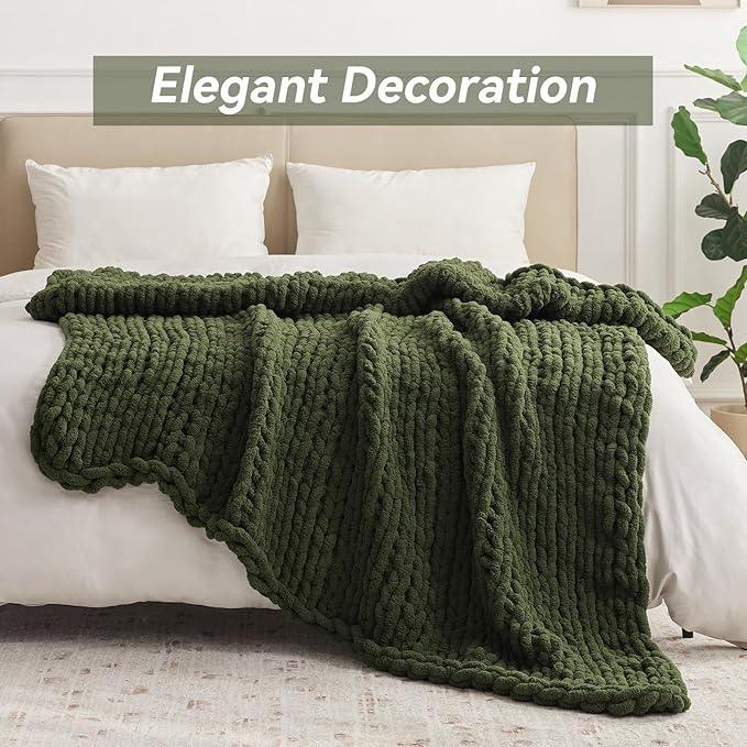 Chunky Knit Throw Blanket, 30''*40'' Knitted Throw Chenille Yarn for Bed Couch, Handmade Green Crochet Big Thick Blanket, Machine Washable Cute Comfy Blanket for Home Decor