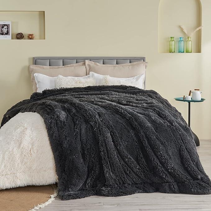 GONAAP Fuzzy Faux Fur Throw Blanket Twin Size Dark Grey Super Soft Cozy Plush Fuzzy Shaggy Blanket for Couch Sofa Bed (Dark Grey, Twin(60