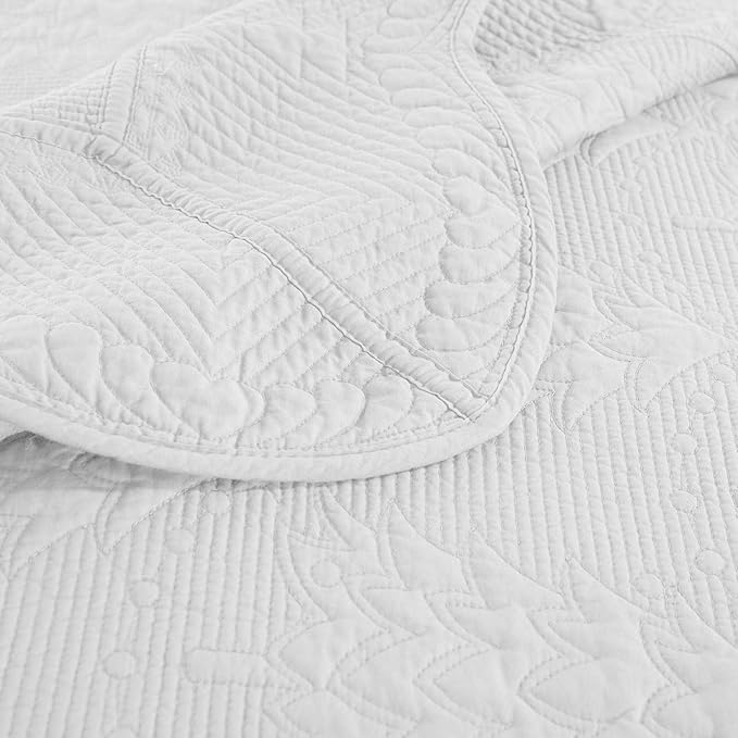 MarCielo 3-Piece Christmas Quilt 100% Cotton Oversized Bedspread Lightweight Coverlet Embroidery Christmas Tree Pattern Bedding Set (TC Bright White, Oversized King (118