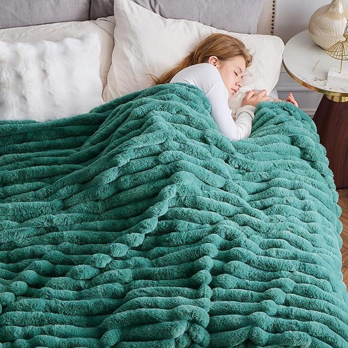 NEWCOSPLAY Faux Fur Twin Blanket Light Teal 3D Ribbed Plush Thick Warm Blanket for Couch Sofa Bed 850GSM (Light Teal Ribbed, Twin(60