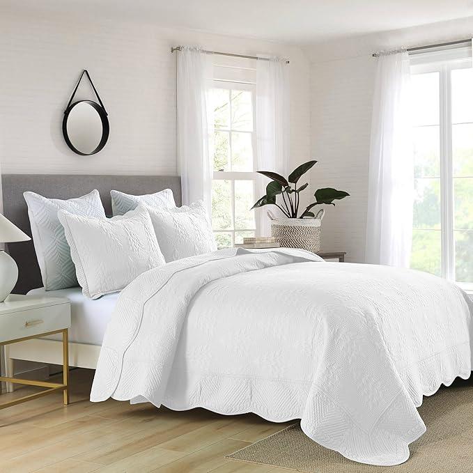 MarCielo 3-Piece Christmas Quilt 100% Cotton Oversized Bedspread Lightweight Coverlet Embroidery Christmas Tree Pattern Bedding Set (TC Bright White, Oversized King (118